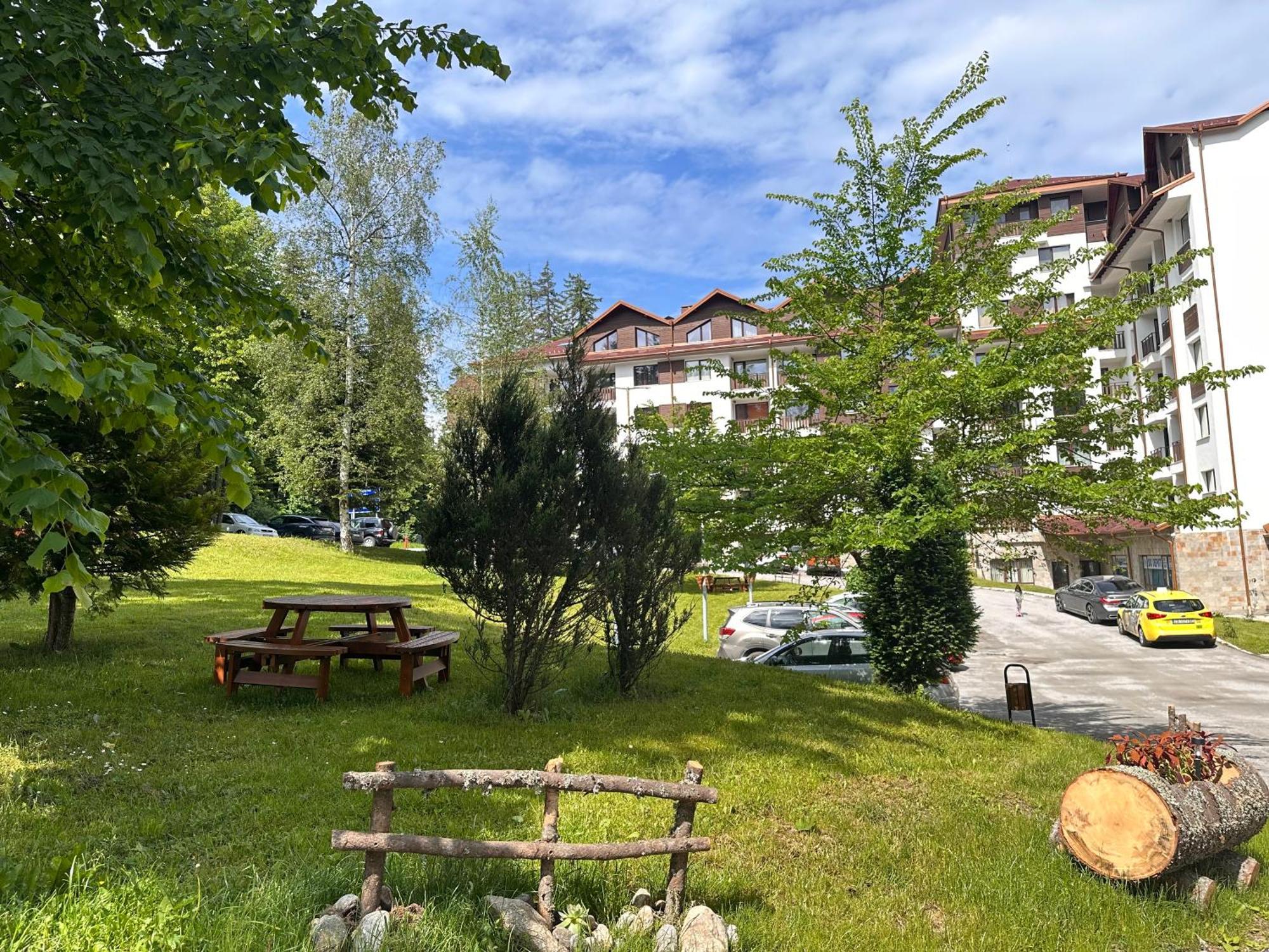 Апартаменты Petkovi Аpartments, Borovets Gardens Экстерьер фото
