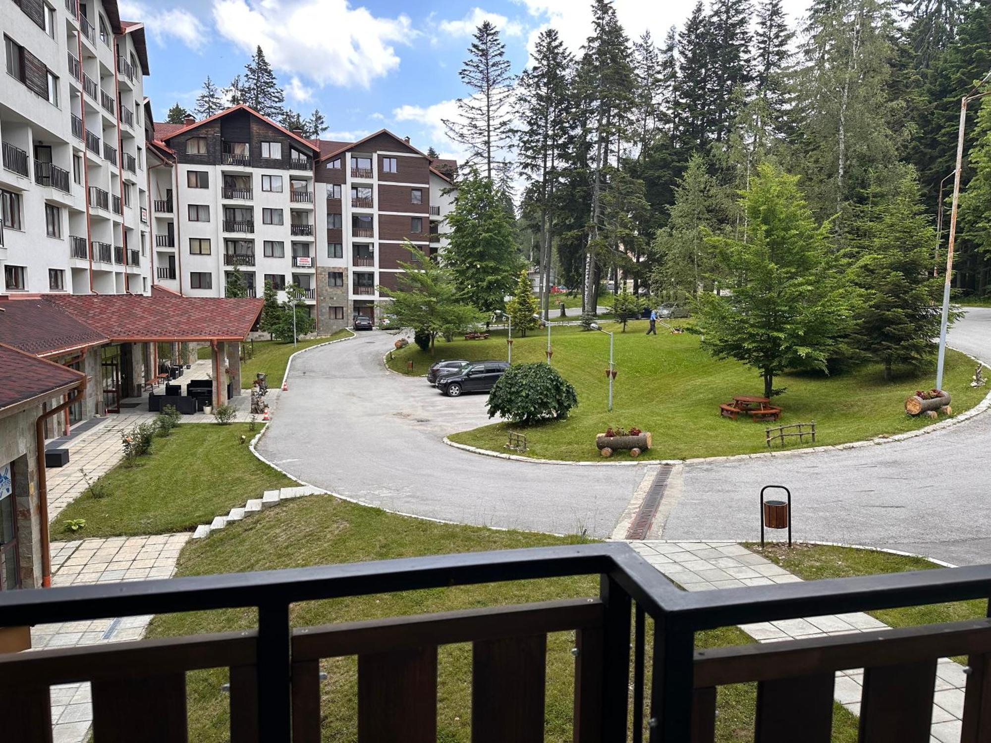 Апартаменты Petkovi Аpartments, Borovets Gardens Экстерьер фото